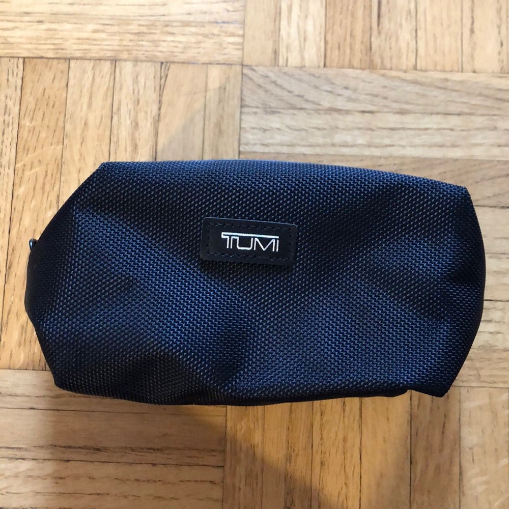 Tumi for Delta One amenities kit - new in package